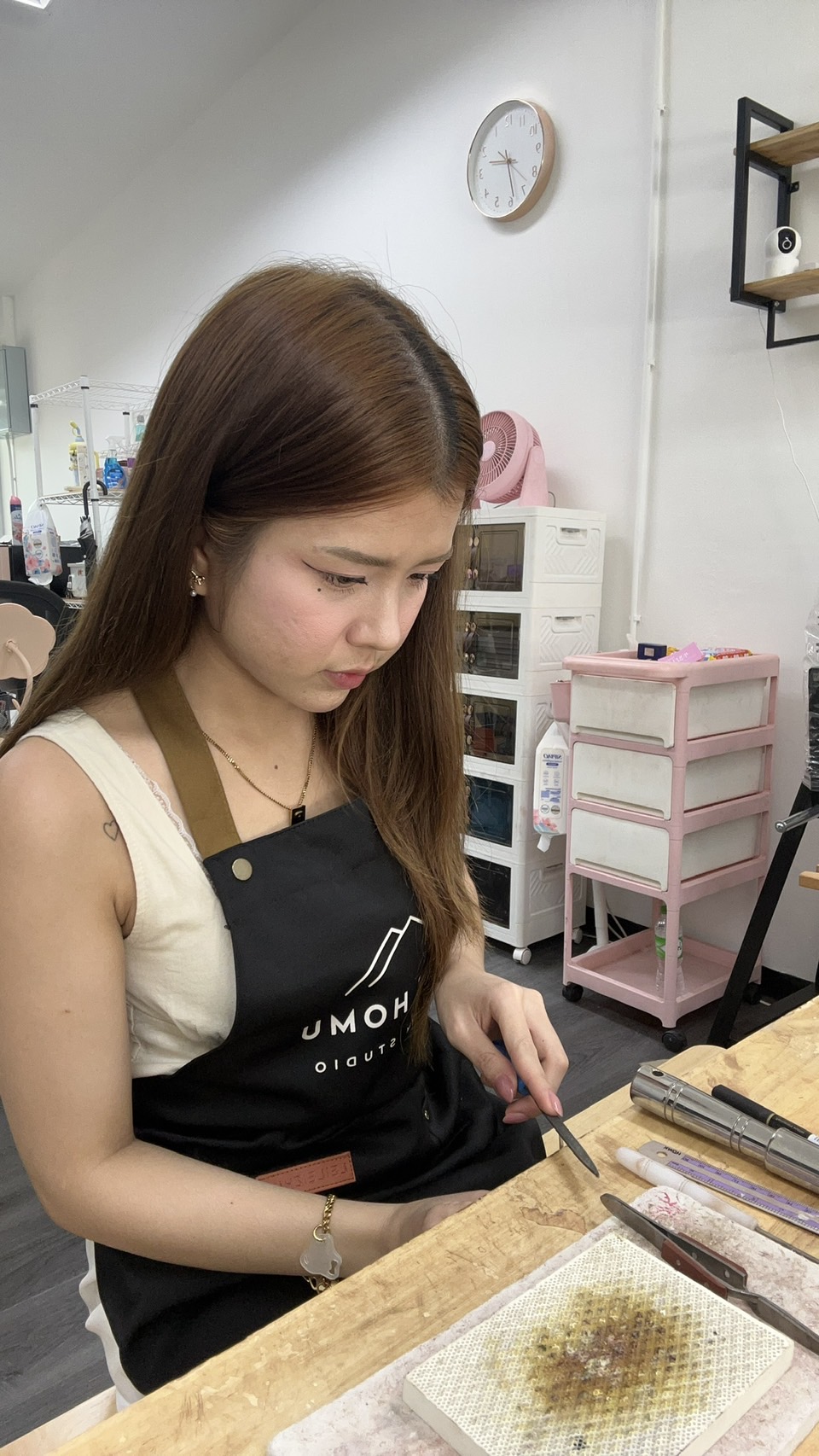 Making a silver ring at the Bangkok workshop